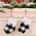 Paire de suspensions gants de Noël à carreaux noirs et blancs avec bordure en fausse fourrure - Grille Noir Blanc