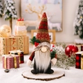 Gnome de Noël avec bonnet tricoté, barbe en peluche et sucre d'orge sur socle - Style Homme Barbu / Gnome Rudolph à bonnet tricoté avec aiguilles de pin (Homme)
