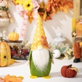 Gnomo del Ringraziamento con cappello a pois gialli e foglia d'acero per decoro autunnale - Gnomo Autunnale Stile B