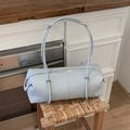 Borsa a spalla bowling azzurra con manici lunghi in finta pelle dallo stile minimalista - Blu
