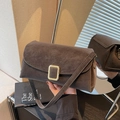 Sac à bandoulière carré en daim marron foncé avec boucle dorée élégante et vintage - Marron