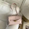 Retro shoulder bag in light pink leather featuring gold square lock and minimalist design - Pink