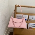 Borsa a mano rosa in pelle martellata con catena spessa e forma a trapezio trendy - Rosa