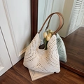 Elegante borsa hobo intrecciata in maglia beige con manico in pelle marrone - Bianco Sporco