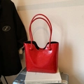 Glossy red patent leather tote bag with slim shoulder straps for a fashionable look - Without Pendant / Red
