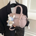 Minimalistische lavendel emmertas met handvaten en schattige konijnenhanger details - Roze met hanger