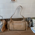 Sac bandoulière en daim marron rétro avec fermetures à franges et boucles argentées - Kaki