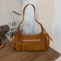 Sac Boston cylindrique en daim marron rétro avec fermetures éclair et bandoulière longue - Marron