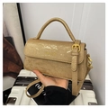 Champagner-goldene strukturierte kleine Tasche mit Henkel und verstellbarem Schultergurt - Khaki