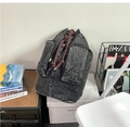 Vintage Kordelzug-Rucksack aus anthrazitfarbenem Denim mit doppelten Fronttaschen - Schwarz