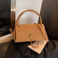 Elegante borsa a tracolla in camoscio kaki con fibbia dorata e manico superiore - Marrone
