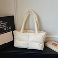 Borsa tote trapuntata bianco crema con imbottitura a quadri e manici spessi - Bianco Sporco