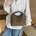 Sac seau rétro marron café en cuir à motif litchi avec serrure en métal doré - Gris