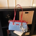 Sac bowling en denim bleu clair avec garniture en cuir rouge et breloque étoile - Rouge (Avec Pendentif)