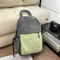 Detail von grau-grünem wasserdichtem Nylon-Rucksack mit M-Logo-Stickerei und Seitentasche - Grau