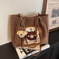 Borsa tote in velluto a coste marrone con ricamo di orsetto e catena in metallo moda - Con Ciondolo / Marrone