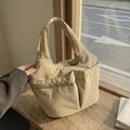 Borsa tote trapuntata kaki chiaro di medie dimensioni per il lavoro e l'uso quotidiano - Cachi