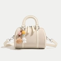 Bolso Boston blanco crema de lona tejida con adornos bonitos y correa para el hombro - Blanco Roto