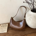 Borsa a mezzaluna minimalista in pelle testa di moro con cerniera in metallo dorato vintage - Stile di base / Marrone