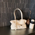 Elegante borsa a spalla plissettata bianco crema con fibbie regolabili in stile minimal - Bianco Sporco