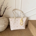Roze geruite shopper met beertjespatroon en gele kralenhanger met strikjes - Wit met hanger