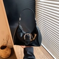 Bolso de hombro negro estilo creciente con hebilla de metal plateado de estilo francés - Negro