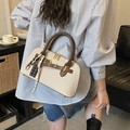 Sac bowling en toile beige avec poignées en cuir marron et bandoulière réglable - Avec Pendentif / Blanc Cassé