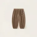 Pantaloni joggers per bambini in cotone marrone scuro con polsini elastici e ricami - Marrone / 80
