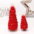 Detail von roten Filz-Weihnachtsbäumen mit Glocken und Sockel aus Naturholz - Roter Runder Weihnachtsbaum Groß
