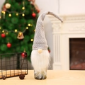 Weihnachtswichtel Weinflaschenhülle mit grau gepunkteter Mütze und weißem Kunstpelzbart - Grau und Weiß Gepunktet