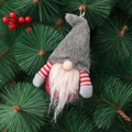 Gnomo di Natale nordico con cappello di peluche grigio e braccia a righe rosse - Grigio