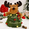 Weihnachts-Rentier-Plüschtier im grünen Baum-Outfit mit Merry Christmas Stickerei - Elch-Stil