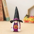 Gnomo di Halloween in peluche viola con cappello da stregone e ciondolo a zucca - Ciondolo Gnomo Femmina Viola