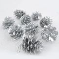 Set de 9 piñas naturales plateadas con cuerdas para decorar el árbol de Navidad - Plateado
