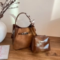 Dunkelbraunes Eimer-Taschenset aus Leder mit Seidenschal-Griff und Drehverschluss - Braun