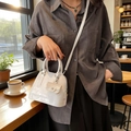Bolso de gel blanco brillante con forma de concha, mini monedero y correa ajustable - Blanco