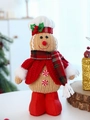 Pupazzo di pan di zenzero in piedi con cappello da chef e giacca a maglia per Natale - Stile Cappello da Chef