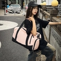 Bolso deportivo rosa y negro de gran capacidad con compartimento de zapatos y correa - Rosa