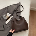 Retro dark brown bucket bag in lychee texture leather with silver metal twist lock - No Pendant / Coffee