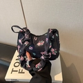 Sac à main vintage noir à volants avec imprimé roses roses et nœud décoratif - Noir