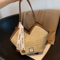 Beige geweven strooi tote tas met bruine leren handvatten en sport mode logo tag - Khaki & Bruin