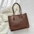 Bolso tote clásico de cuero marrón oscuro con gran capacidad para el uso diario femenino - Marrón