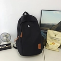 Sac à dos minimaliste en nylon noir avec lettre A blanche et détails en cuir brun - Noir