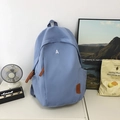 Sac à dos minimaliste en nylon bleu brume avec broderie blanche pour voyage décontracté - Bleu