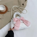 Bolso de peluche blanco con lazo de satén rosa y elegante correa de perlas de hombro - Blanco