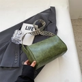 Sac cylindrique minimaliste vert foncé avec bandoulière tissée et cuir PU de qualité - Vert