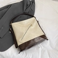 Elegante bolso tote en beige y marrón con detalle decorativo de cremallera lateral - Blanco Roto