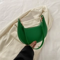 Fashionable emerald green crescent moon bag with glossy leather and gold zipper - Green
