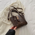 Braune Vintage-Einkaufstasche aus Leder mit Goldschnalle und Schulterriemen - Braun