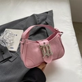 Borsa baguette trapuntata rosa pastello con fibbia gotica e manico superiore chic - Rosa